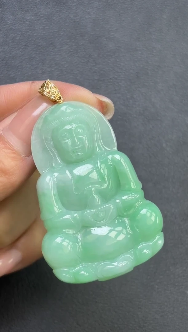 颈饰18K金镶嵌翡翠观音
