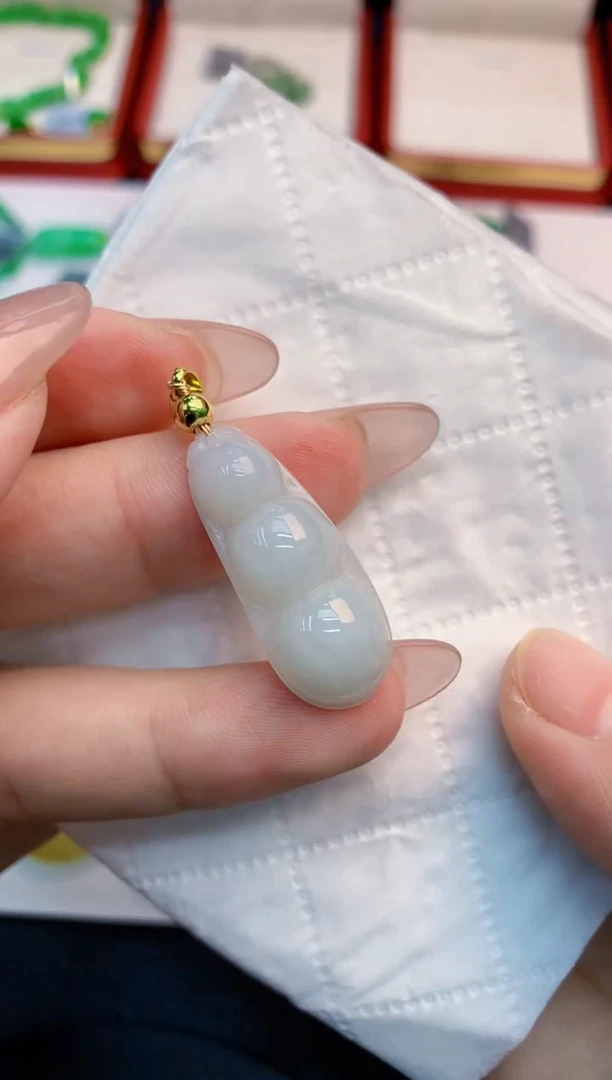 翡翠未镶嵌吊坠(不含链)1