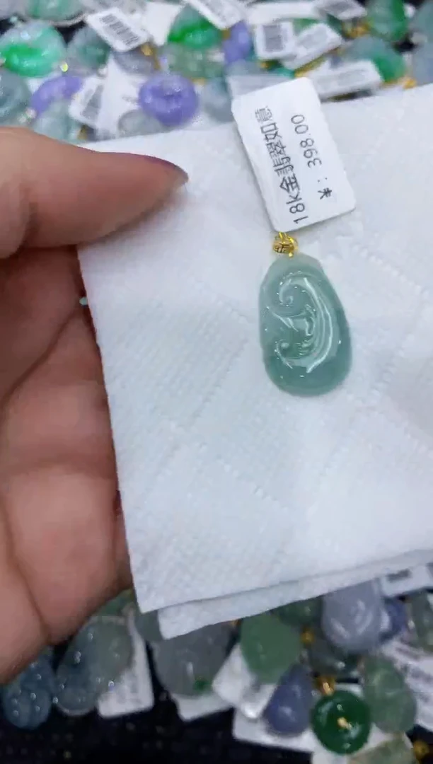 翡翠18K金镶嵌颈饰111111111111