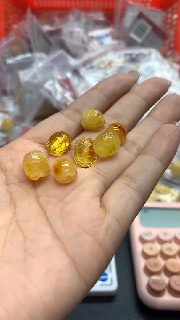 未镶嵌琥珀珠宝奇石580多样性发其一