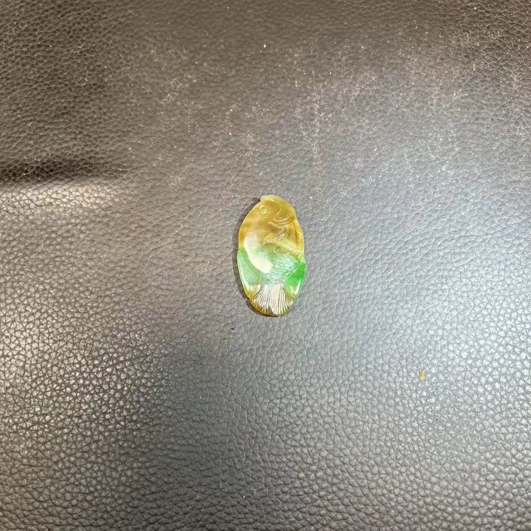 腾冲老料特色挂件