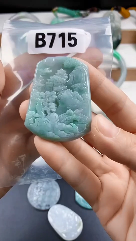 颈饰未镶嵌翡翠天然翡翠吊坠挂件