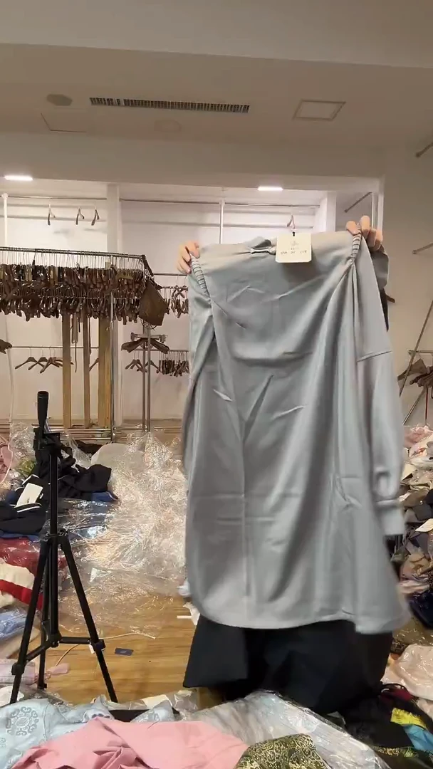 裙子  S  95斤以里