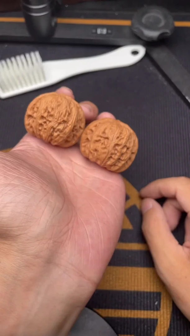 文玩核桃吊坠元宝全品39