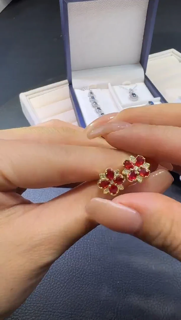 颈饰彩色蓝宝石未镶嵌100719084随机发仅一件