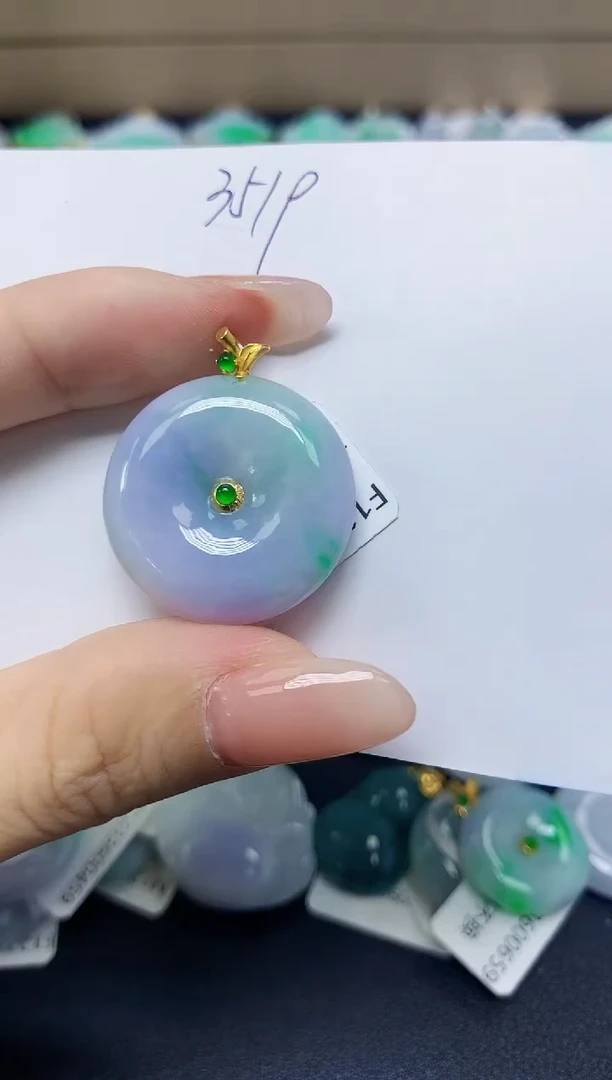 翡翠18K金镶嵌颈饰 天然缅甸翡翠A货