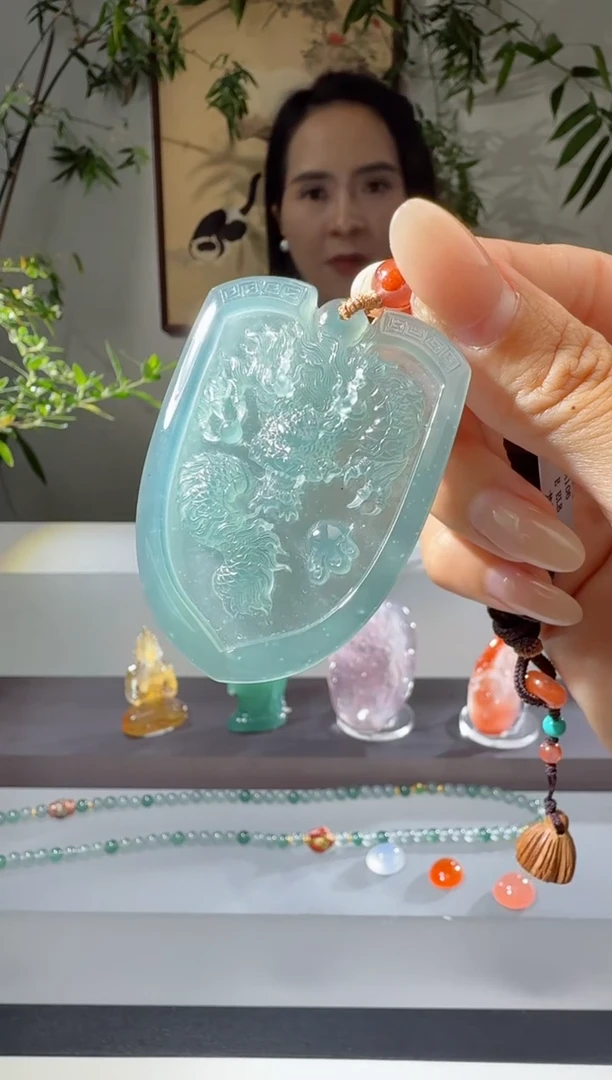 吊坠(不含链)未镶嵌翡翠龙牌