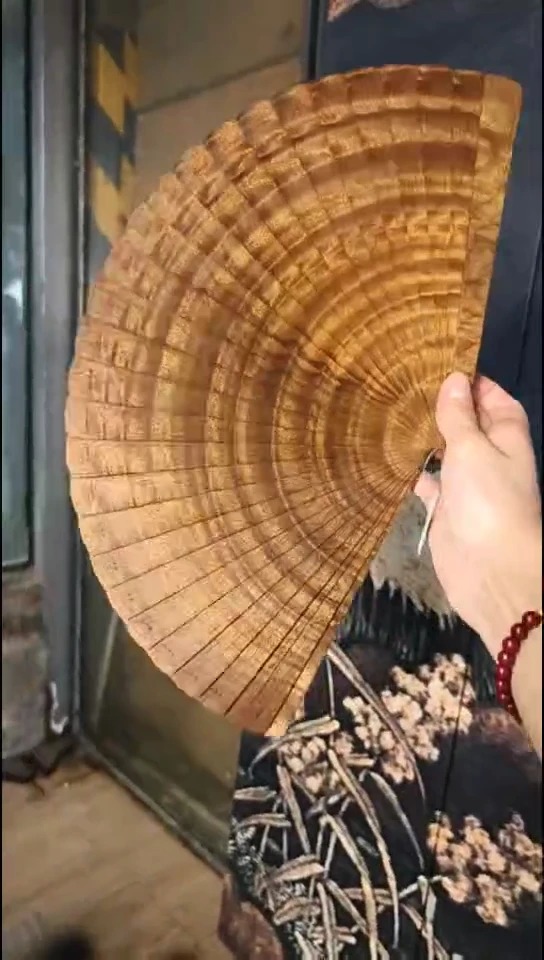 金丝楠     扇子