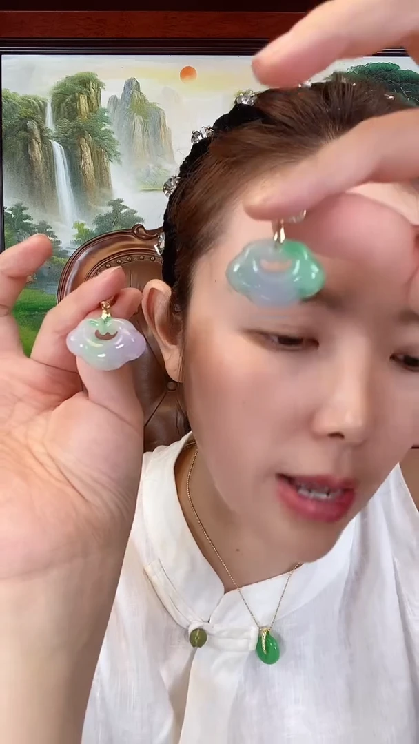 吊坠(赠链)未镶嵌翡翠D10春彩