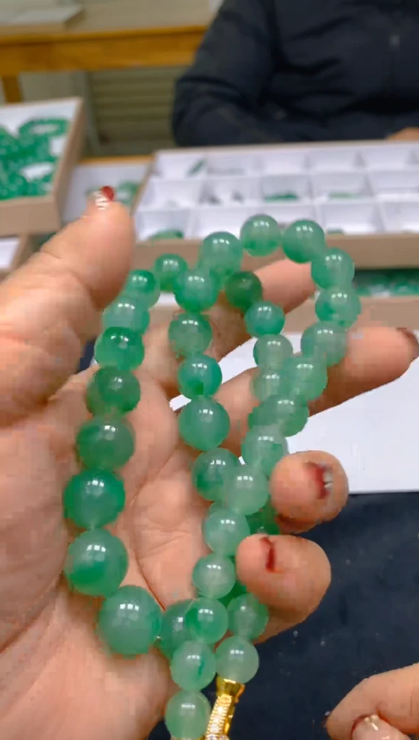 【闪购商品】石英质玉颈饰未镶嵌冰美人非洲翠A货