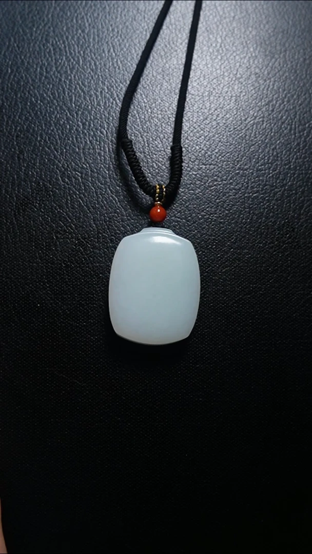 和田玉未镶嵌颈饰无事牌