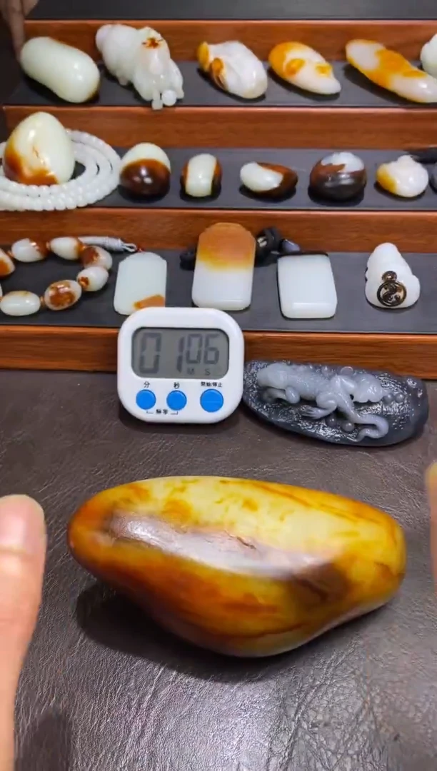 未镶嵌和田玉摆件刘***…和田玉