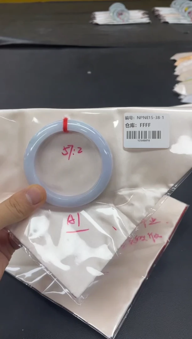 未镶嵌手镯翡翠翡翠手镯