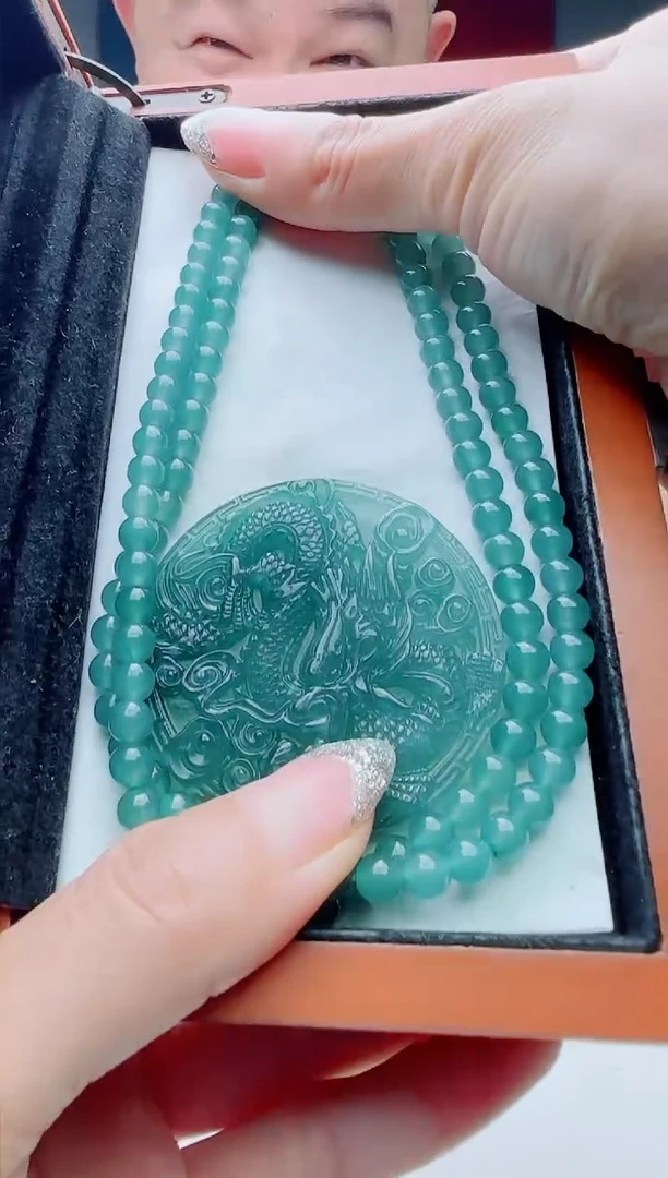 颈饰未镶嵌翡翠多样性发其一