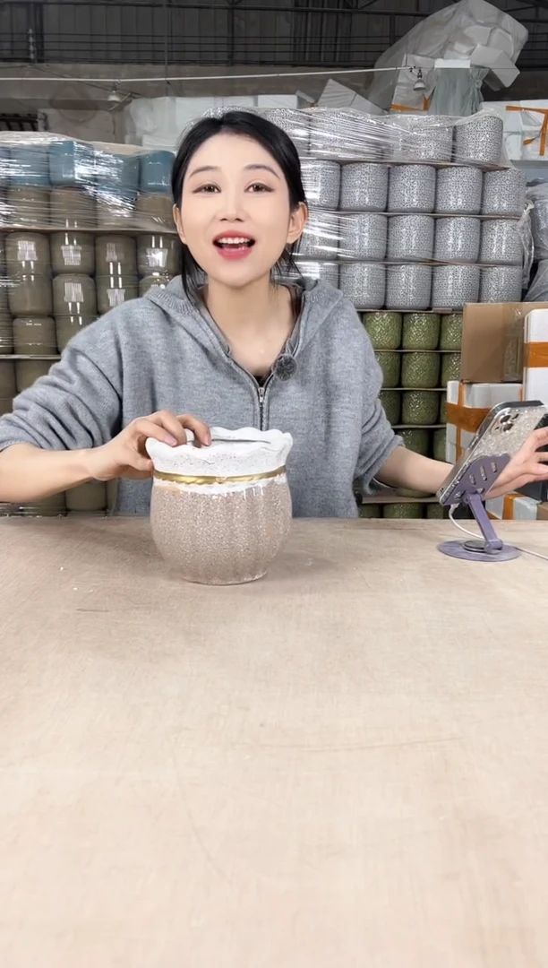 【闪购商品】陶瓷荷口棕色小号15x14