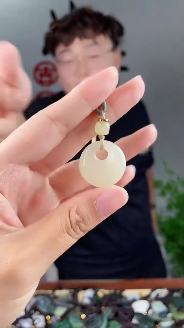 和田玉未镶嵌颈饰拍一发一，多样性发货