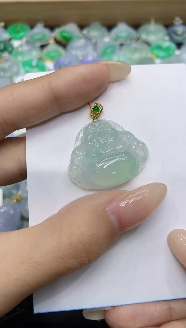 翡翠18K金镶嵌颈饰111111111111
