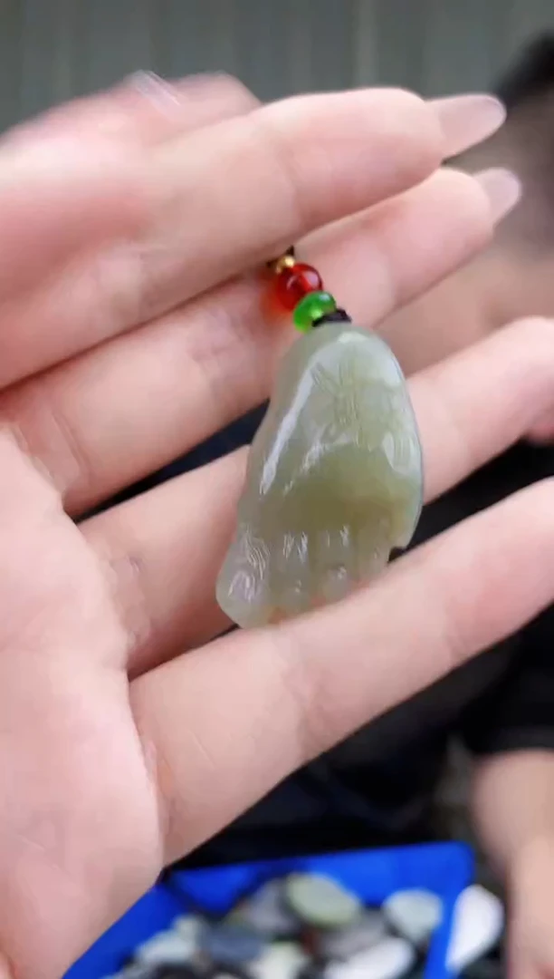 和田玉未镶嵌挂件拍一发一，多样性发货！