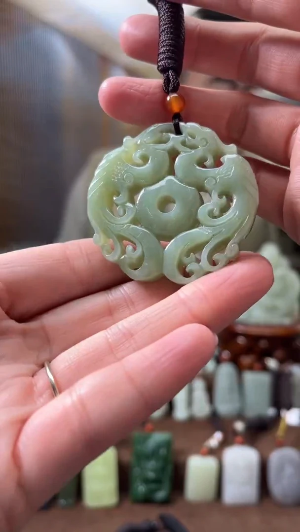 颈饰未镶嵌和田玉·