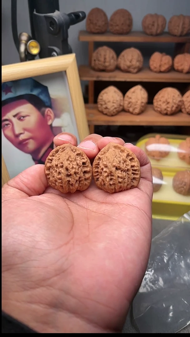 吊坠文玩核桃霞云岭36