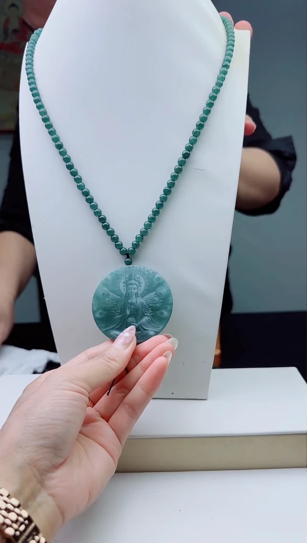 颈饰未镶嵌翡翠多样性发其一