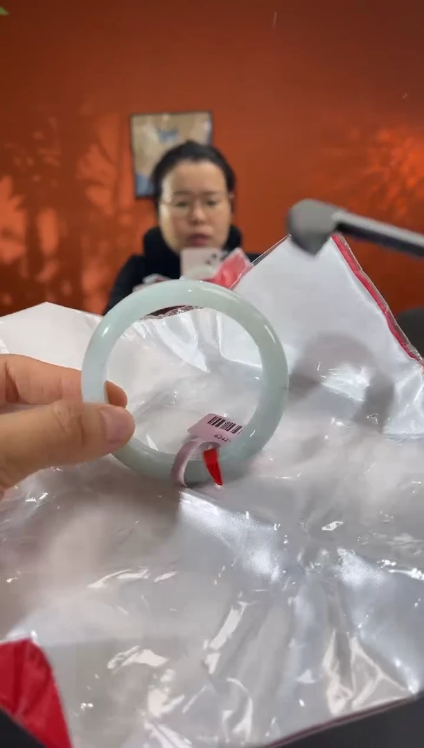 未镶嵌手镯翡翠2        圈口55