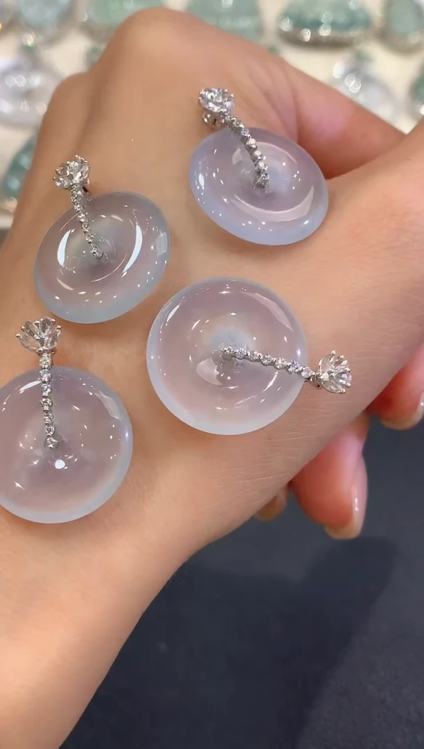 吊坠(不含链)18K金镶嵌翡翠q25    多样性一件发货