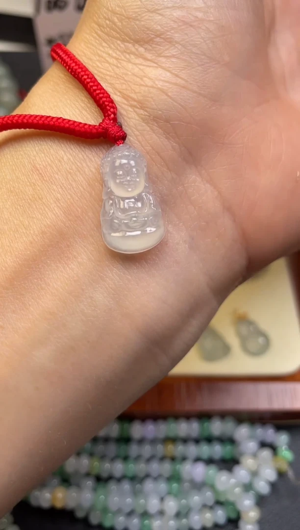 翡翠未镶嵌颈饰宝宝佛