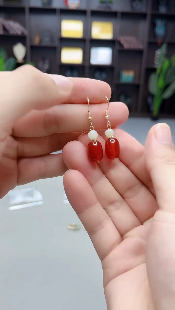 银S925镶嵌耳饰玛瑙/玉髓335000