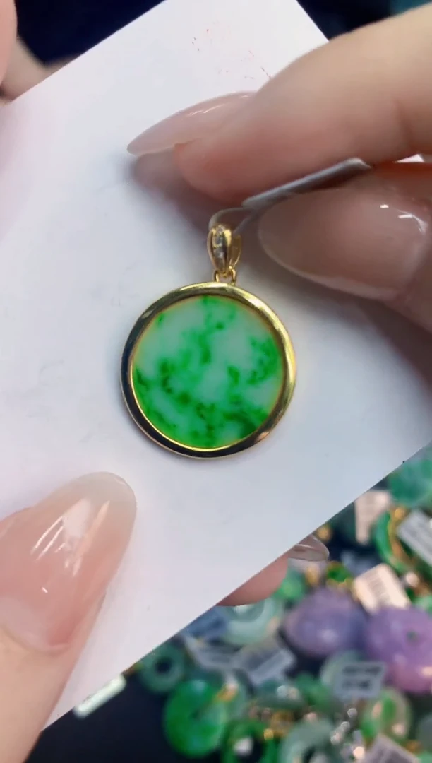 翡翠未镶嵌吊坠(不含链)1