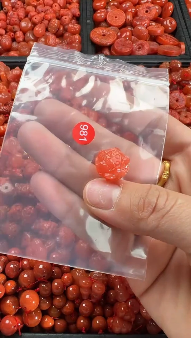 【闪购商品】南红玛瑙颈饰未镶嵌1