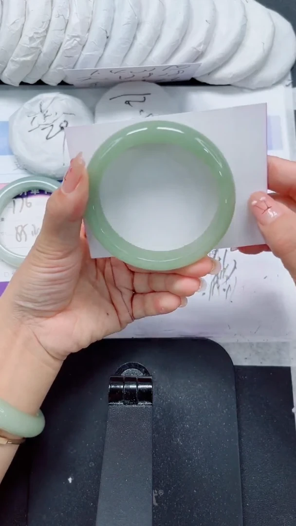 未镶嵌手镯石英质玉177-58