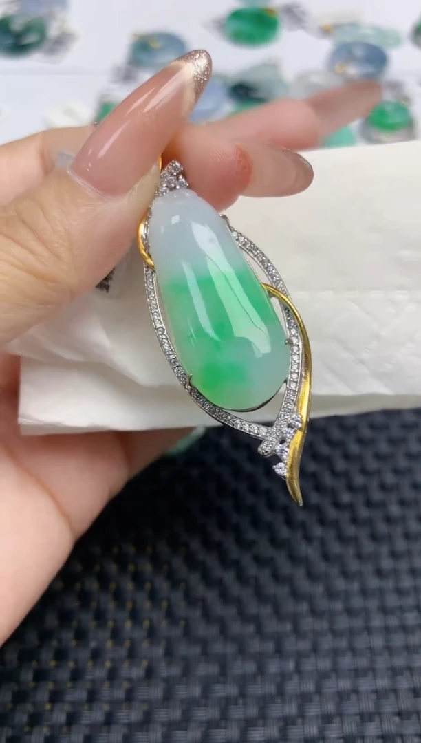 颈饰未镶嵌翡翠天然缅甸A货翡翠百元以上9元证书费自理