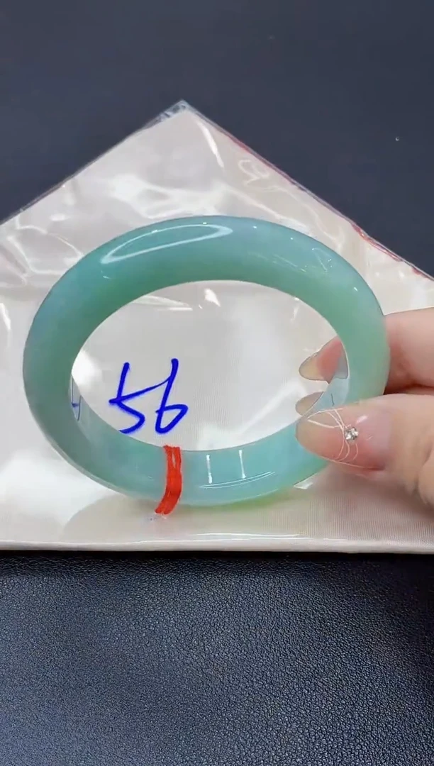 未镶嵌手镯翡翠翡翠手镯5556