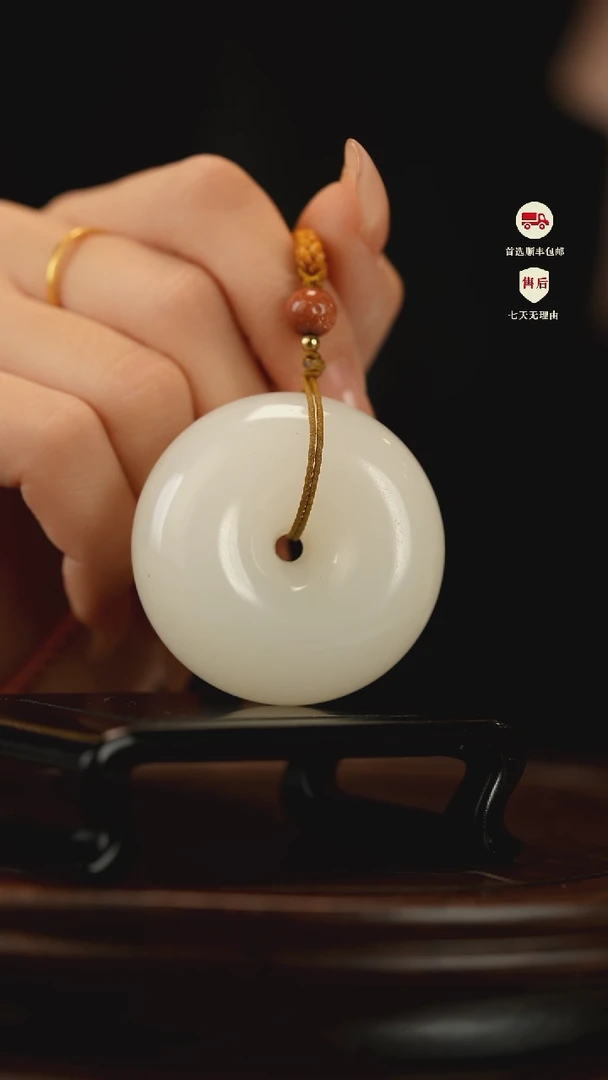 云南石荔枝白雕刻：平安扣手把件挂件
