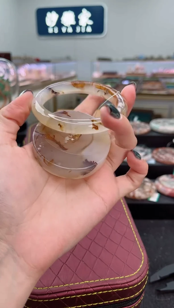 石英质玉手镯未镶嵌60圈口（赠品镯心）3447093