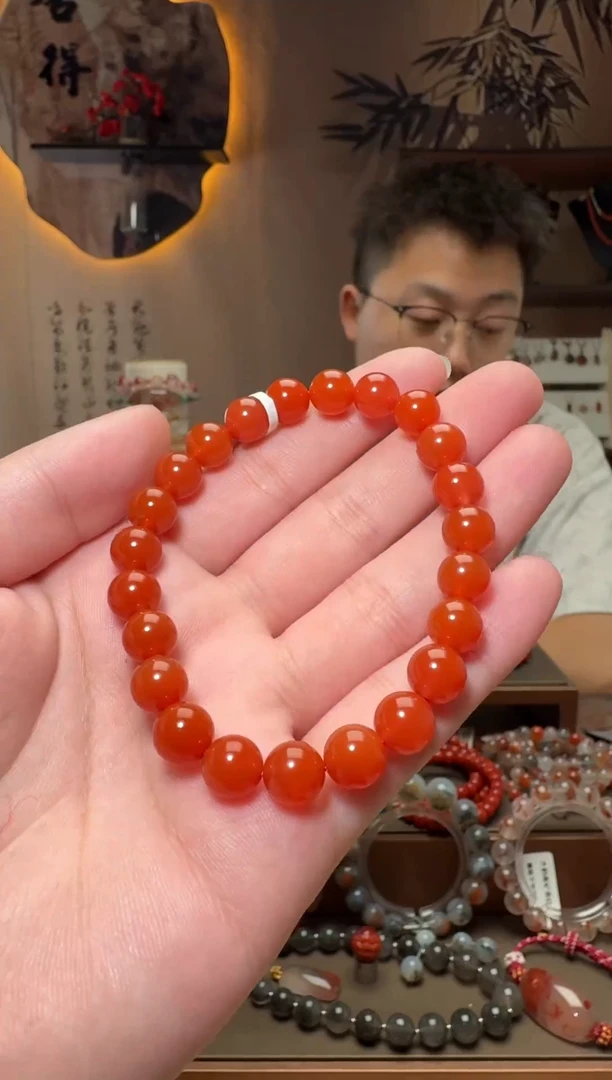 未镶嵌原矿无优化无注胶手串南红玛瑙E****s一条约8mm