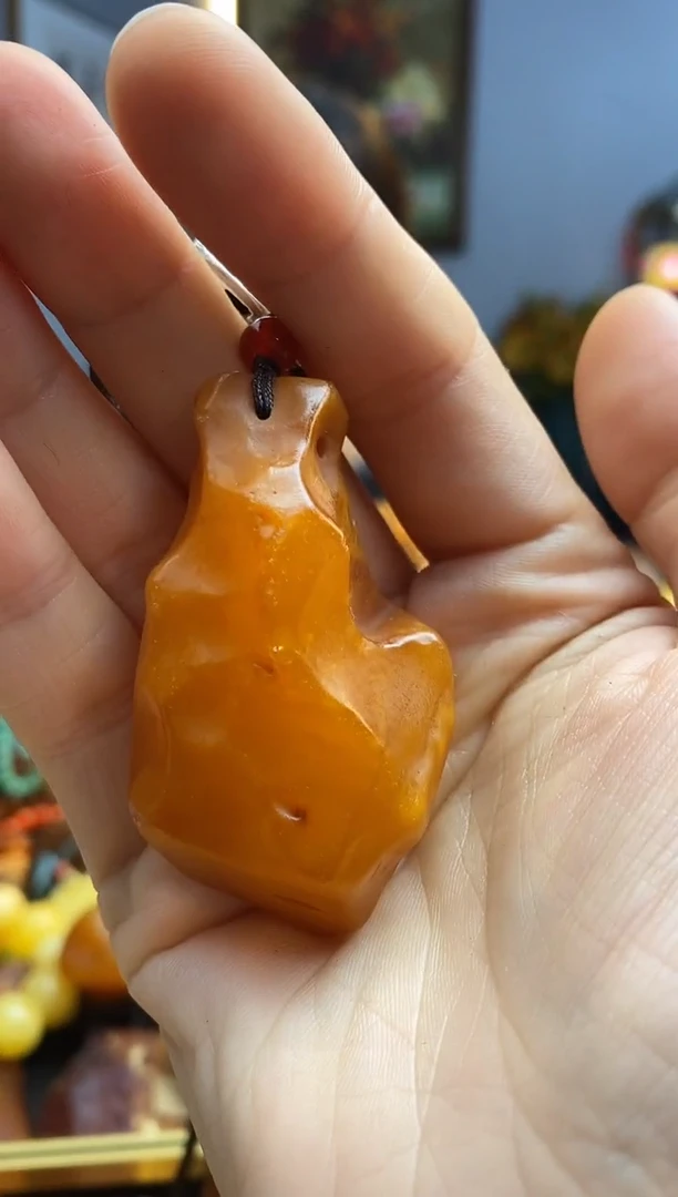 未镶嵌颈饰琥珀吊坠