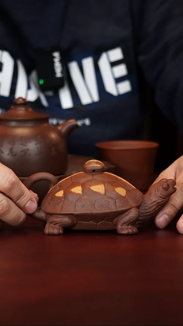 宜兴原矿高端紫砂-乌龟壶