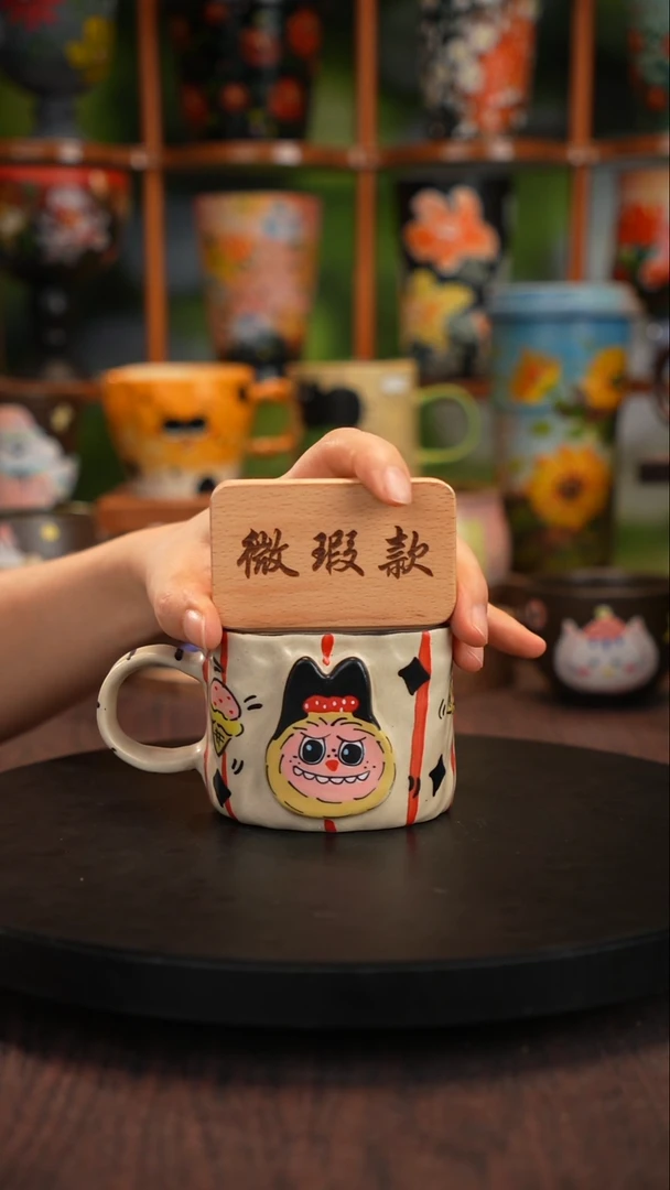 景德镇釉下彩手绘拉布布微瑕