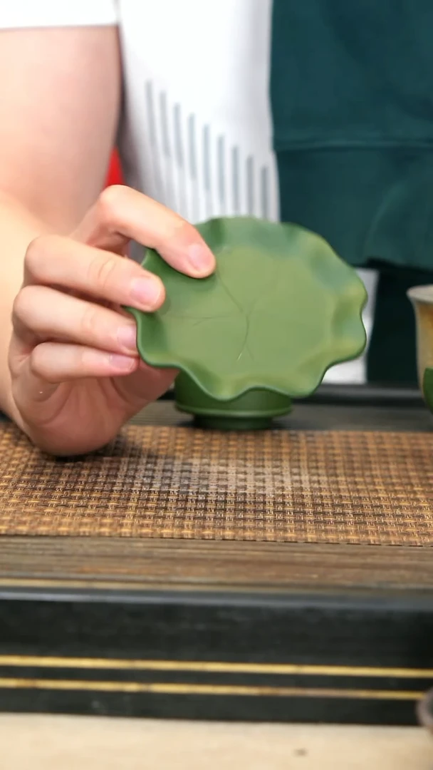 5《荷叶杯垫》民国绿