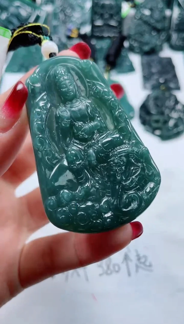 【闪购商品】翡翠颈饰未镶嵌