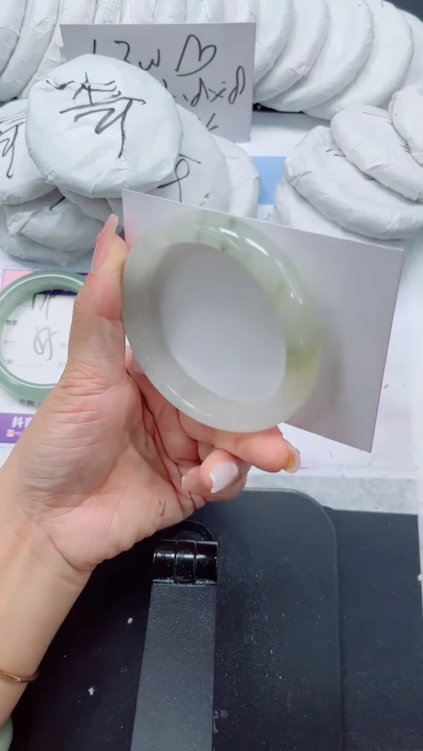未镶嵌手镯石英质玉180-58