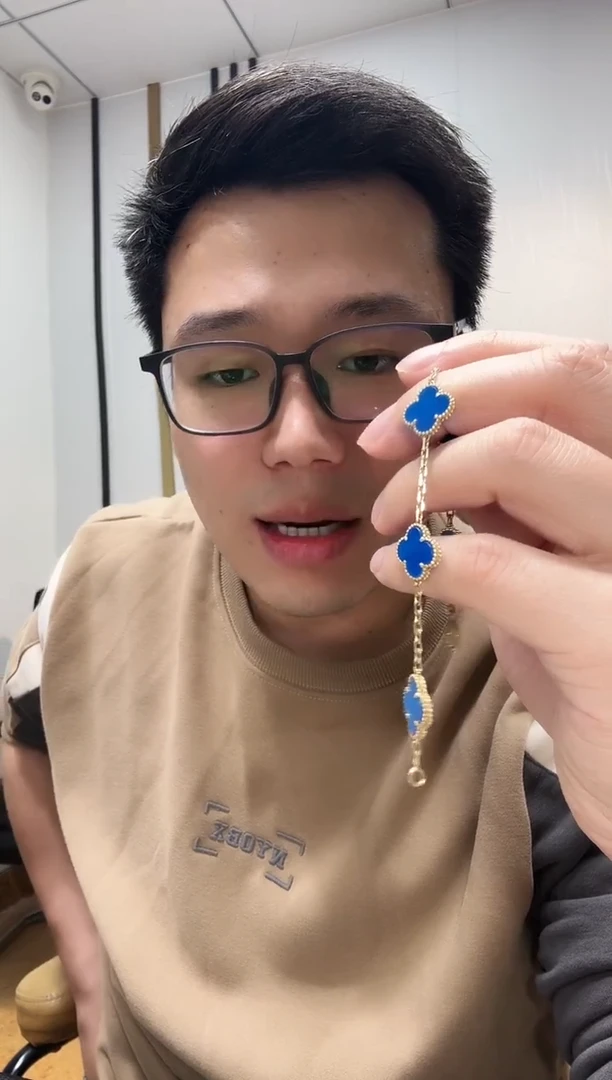 18K金镶嵌手链玛瑙/玉髓不****?蓝色k黄，五花手链