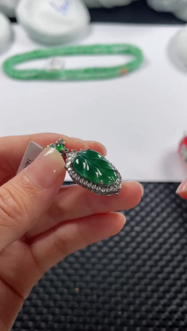 颈饰银S925镶嵌翡翠9065 叶子