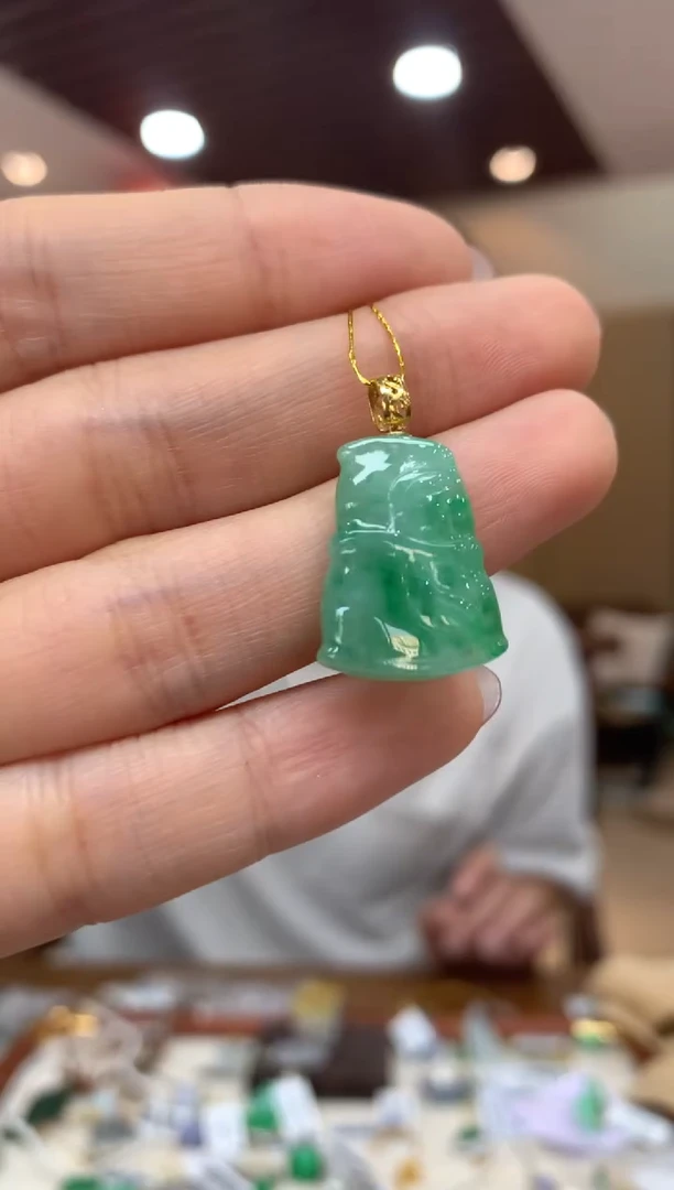吊坠(不含链)18K金镶嵌翡翠竹节