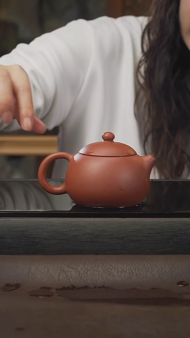 茶壶紫砂微瑕，25，西施把磕碰，200cc