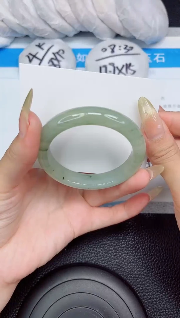 石英质玉手镯未镶嵌72-52.4