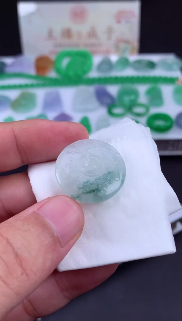 定制翡翠未镶嵌心***_翡翠