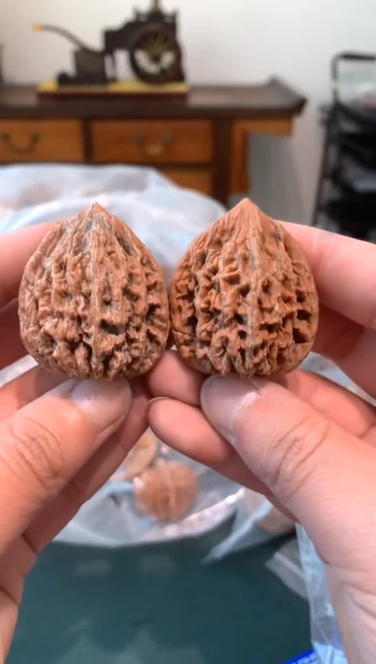 【闪购商品】文玩核桃吊坠虎头核桃